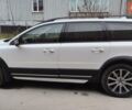 Белый Вольво ХС70, объемом двигателя 2.4 л и пробегом 385 тыс. км за 15500 $, фото 4 на Automoto.ua