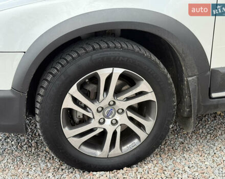 Белый Вольво ХС70, объемом двигателя 3 л и пробегом 227 тыс. км за 16500 $, фото 5 на Automoto.ua