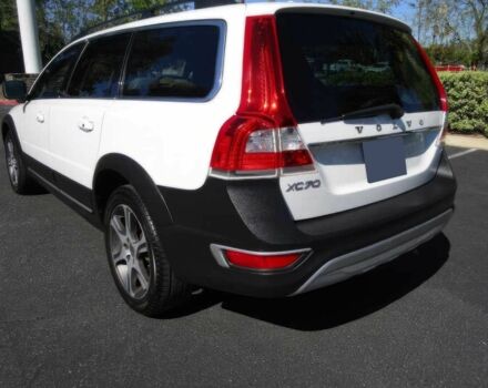 Белый Вольво ХС70, объемом двигателя 3.2 л и пробегом 74 тыс. км за 7350 $, фото 5 на Automoto.ua