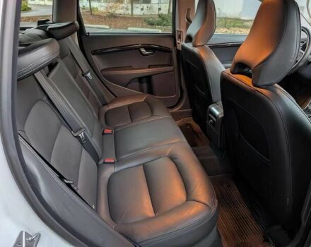 Білий Вольво ХС70, об'ємом двигуна 2.5 л та пробігом 76 тис. км за 9000 $, фото 11 на Automoto.ua