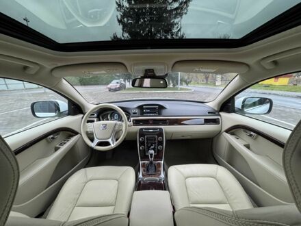 Белый Вольво ХС70, объемом двигателя 2 л и пробегом 135 тыс. км за 15999 $, фото 1 на Automoto.ua