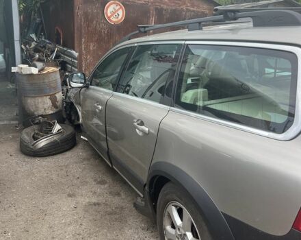 Бежевый Вольво ХС70, объемом двигателя 2.4 л и пробегом 350 тыс. км за 4444 $, фото 1 на Automoto.ua