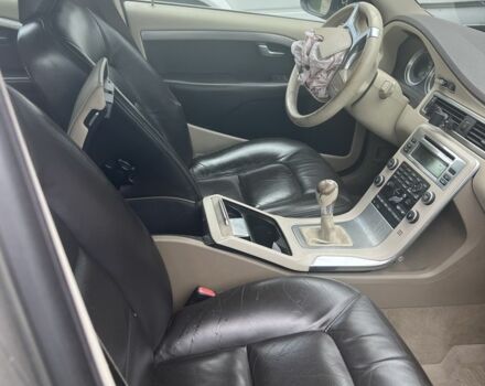 Бежевый Вольво ХС70, объемом двигателя 2.4 л и пробегом 350 тыс. км за 4444 $, фото 9 на Automoto.ua