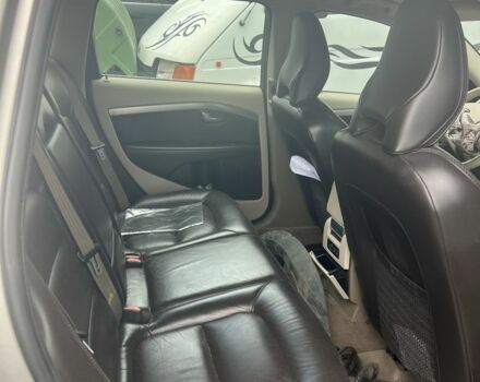 Бежевый Вольво ХС70, объемом двигателя 2.4 л и пробегом 350 тыс. км за 4444 $, фото 7 на Automoto.ua