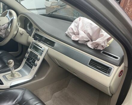 Бежевый Вольво ХС70, объемом двигателя 2.4 л и пробегом 350 тыс. км за 4444 $, фото 5 на Automoto.ua