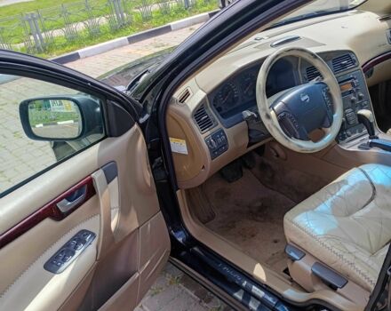 Черный Вольво ХС70, объемом двигателя 2.4 л и пробегом 305 тыс. км за 4000 $, фото 11 на Automoto.ua