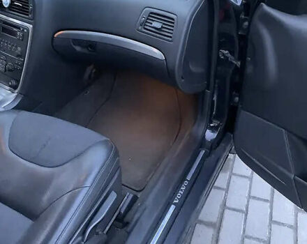 Чорний Вольво ХС70, об'ємом двигуна 2.5 л та пробігом 247 тис. км за 11111 $, фото 6 на Automoto.ua