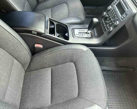Черный Вольво ХС70, объемом двигателя 2.4 л и пробегом 317 тыс. км за 10500 $, фото 17 на Automoto.ua