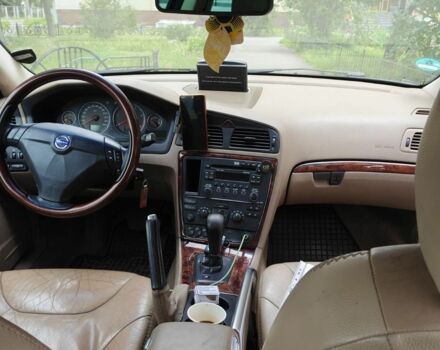 Черный Вольво ХС70, объемом двигателя 0 л и пробегом 300 тыс. км за 5000 $, фото 4 на Automoto.ua