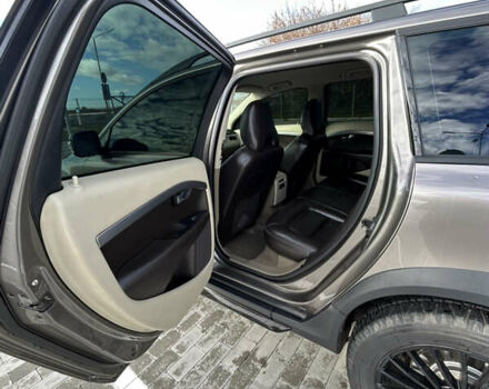 Коричневий Вольво ХС70, об'ємом двигуна 2.4 л та пробігом 303 тис. км за 14000 $, фото 12 на Automoto.ua