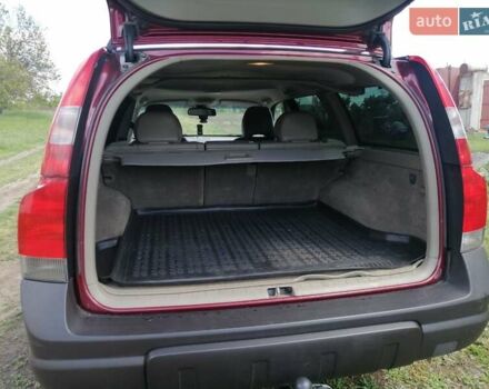 Вольво ХС70 2003 в Запорожье на Automoto.ua Красный Вольво ХС70, объемом двигателя 2.5 л и пробегом 306 тыс. км за 8000 $, фото 4 на Automoto.ua