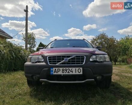 Вольво ХС70 2003 в Запорожье на Automoto.ua Красный Вольво ХС70, объемом двигателя 2.5 л и пробегом 306 тыс. км за 8000 $, фото 2 на Automoto.ua