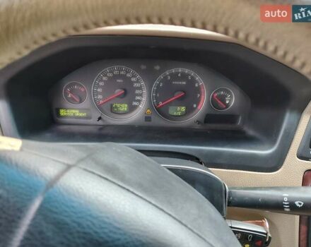 Вольво ХС70 2006 у Києві на Automoto.ua Червоний Вольво ХС70, об'ємом двигуна 2.52 л та пробігом 270 тис. км за 6000 $, фото 10 на Automoto.ua