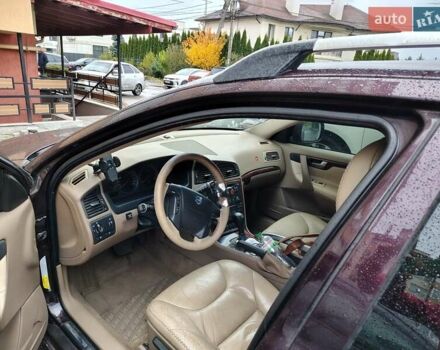 Вольво ХС70 2006 у Києві на Automoto.ua Червоний Вольво ХС70, об'ємом двигуна 2.52 л та пробігом 270 тис. км за 6000 $, фото 7 на Automoto.ua