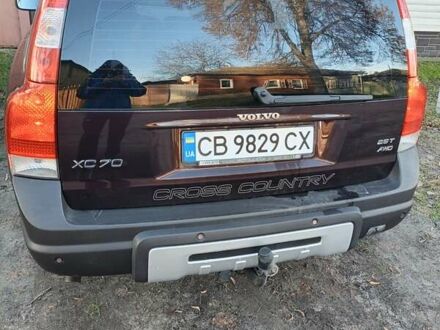 Червоний Вольво ХС70, об'ємом двигуна 2.5 л та пробігом 295 тис. км за 8500 $, фото 1 на Automoto.ua