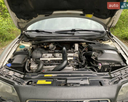 Вольво ХС70, об'ємом двигуна 2.4 л та пробігом 404 тис. км за 4999 $, фото 3 на Automoto.ua