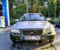 Сірий Вольво ХС70, об'ємом двигуна 2 л та пробігом 400 тис. км за 2808 $, фото 1 на Automoto.ua