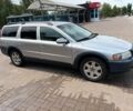 Серый Вольво ХС70, объемом двигателя 2.4 л и пробегом 400 тыс. км за 4000 $, фото 1 на Automoto.ua