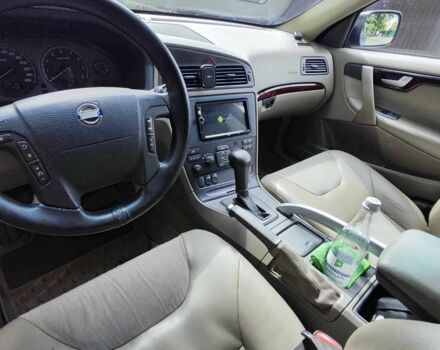 Серый Вольво ХС70, объемом двигателя 2.5 л и пробегом 296 тыс. км за 3900 $, фото 4 на Automoto.ua