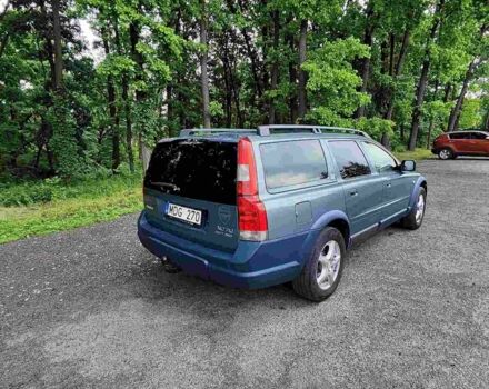 Серый Вольво ХС70, объемом двигателя 2.5 л и пробегом 296 тыс. км за 3900 $, фото 3 на Automoto.ua