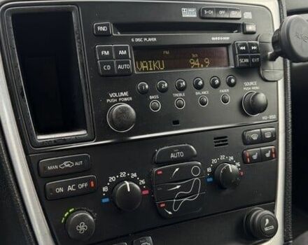 Серый Вольво ХС70, объемом двигателя 2.4 л и пробегом 300 тыс. км за 3000 $, фото 10 на Automoto.ua