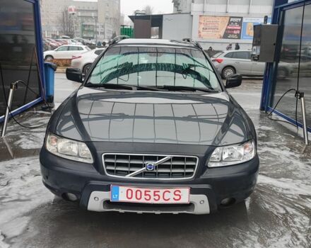 Серый Вольво ХС70, объемом двигателя 2.4 л и пробегом 289 тыс. км за 5100 $, фото 1 на Automoto.ua