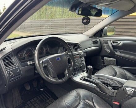 Серый Вольво ХС70, объемом двигателя 2.4 л и пробегом 300 тыс. км за 3000 $, фото 7 на Automoto.ua