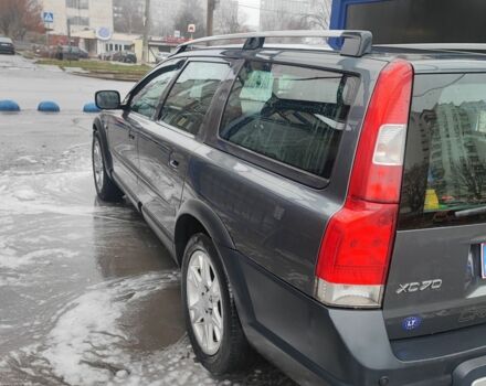 Серый Вольво ХС70, объемом двигателя 2.4 л и пробегом 289 тыс. км за 5100 $, фото 4 на Automoto.ua