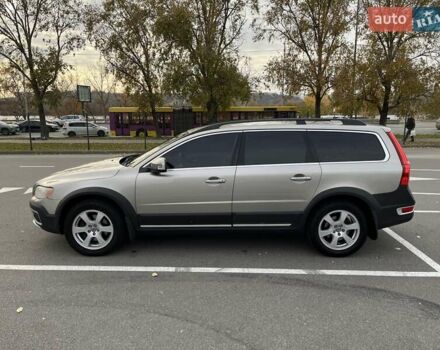 Серый Вольво ХС70, объемом двигателя 3.19 л и пробегом 208 тыс. км за 12000 $, фото 1 на Automoto.ua