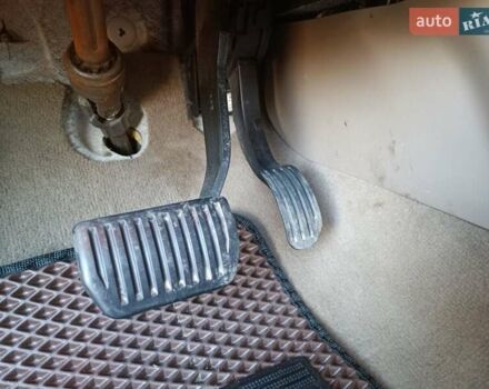 Серый Вольво ХС70, объемом двигателя 2.4 л и пробегом 251 тыс. км за 12800 $, фото 37 на Automoto.ua