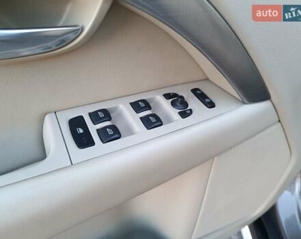 Серый Вольво ХС70, объемом двигателя 2.4 л и пробегом 251 тыс. км за 12800 $, фото 39 на Automoto.ua