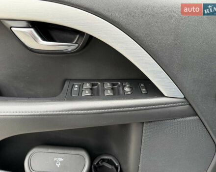 Сірий Вольво ХС70, об'ємом двигуна 2.4 л та пробігом 273 тис. км за 15500 $, фото 7 на Automoto.ua