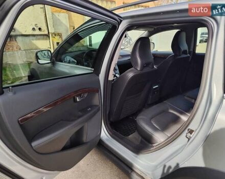 Серый Вольво ХС70, объемом двигателя 3 л и пробегом 268 тыс. км за 15200 $, фото 14 на Automoto.ua