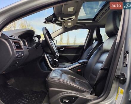 Серый Вольво ХС70, объемом двигателя 3 л и пробегом 268 тыс. км за 15200 $, фото 9 на Automoto.ua