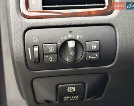 Серый Вольво ХС70, объемом двигателя 3 л и пробегом 268 тыс. км за 15200 $, фото 20 на Automoto.ua