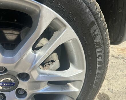 Сірий Вольво ХС70, об'ємом двигуна 2 л та пробігом 130 тис. км за 16500 $, фото 6 на Automoto.ua