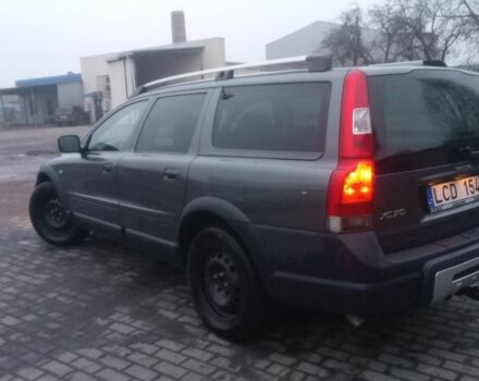 Серый Вольво ХС70, объемом двигателя 2.4 л и пробегом 423 тыс. км за 5300 $, фото 4 на Automoto.ua