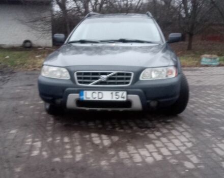 Серый Вольво ХС70, объемом двигателя 2.4 л и пробегом 423 тыс. км за 5300 $, фото 1 на Automoto.ua