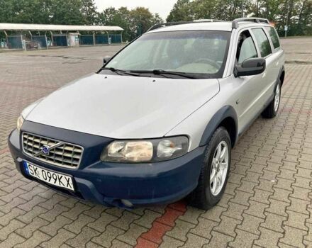 Серый Вольво ХС70, объемом двигателя 2.4 л и пробегом 323 тыс. км за 2399 $, фото 1 на Automoto.ua