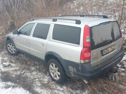 Серый Вольво ХС70, объемом двигателя 2.4 л и пробегом 274 тыс. км за 2330 $, фото 1 на Automoto.ua