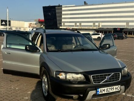 Вольво ХС70 2004 в Житомире на Automoto.ua Серый Вольво ХС70, объемом двигателя 2.5 л и пробегом 323 тыс. км за 7200 $, фото 1 на Automoto.ua