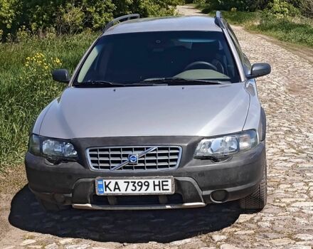 Серый Вольво ХС70, объемом двигателя 2.4 л и пробегом 326 тыс. км за 7800 $, фото 1 на Automoto.ua