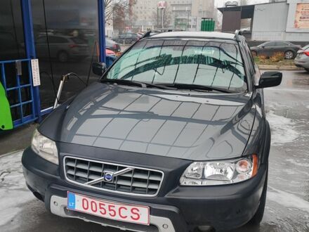 Серый Вольво ХС70, объемом двигателя 2.4 л и пробегом 289 тыс. км за 5100 $, фото 1 на Automoto.ua