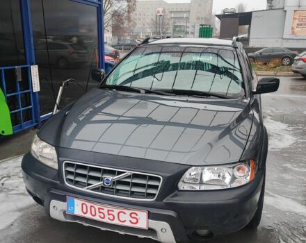 Серый Вольво ХС70, объемом двигателя 2.4 л и пробегом 289 тыс. км за 5100 $, фото 1 на Automoto.ua