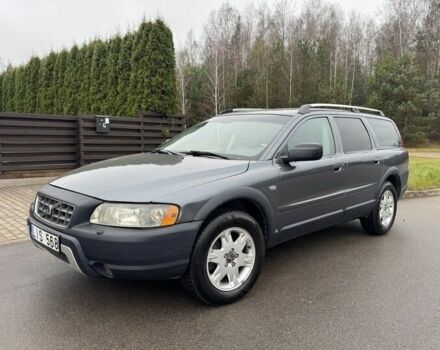 Серый Вольво ХС70, объемом двигателя 2.4 л и пробегом 300 тыс. км за 3000 $, фото 1 на Automoto.ua