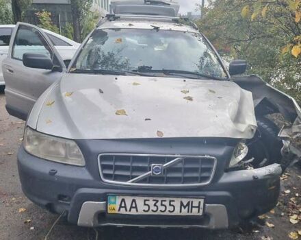 Серый Вольво ХС70, объемом двигателя 2.4 л и пробегом 566 тыс. км за 2900 $, фото 1 на Automoto.ua