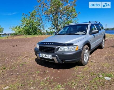 Серый Вольво ХС70, объемом двигателя 2.52 л и пробегом 207 тыс. км за 6500 $, фото 1 на Automoto.ua