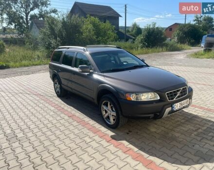 Серый Вольво ХС70, объемом двигателя 2.4 л и пробегом 227 тыс. км за 8300 $, фото 1 на Automoto.ua