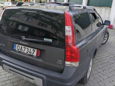 Серый Вольво ХС70, объемом двигателя 2.4 л и пробегом 350 тыс. км за 3000 $, фото 1 на Automoto.ua