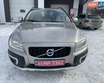 Серый Вольво ХС70, объемом двигателя 2 л и пробегом 253 тыс. км за 12900 $, фото 1 на Automoto.ua